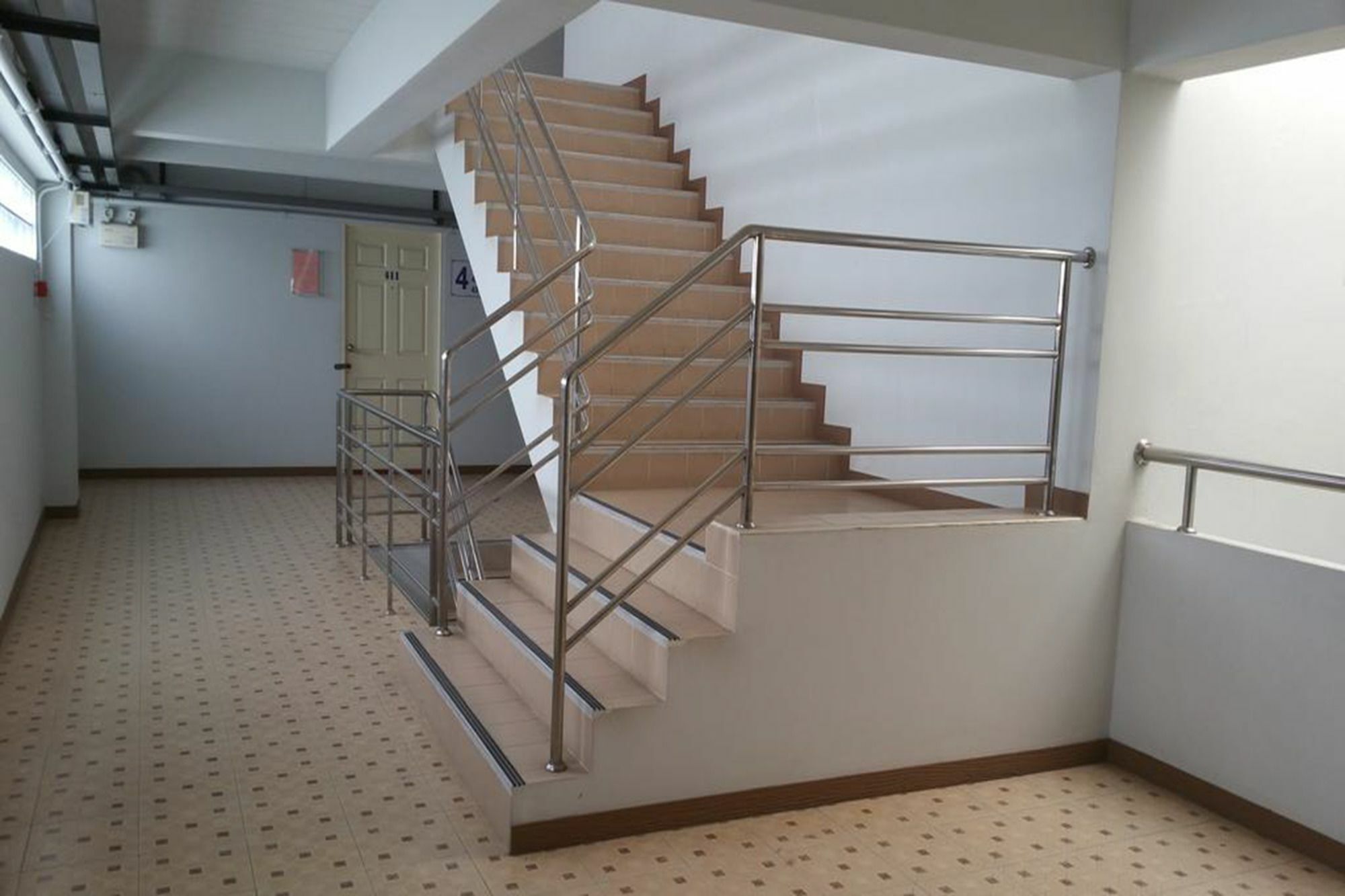 Charoen Apartment Hotel Trang Exterior photo