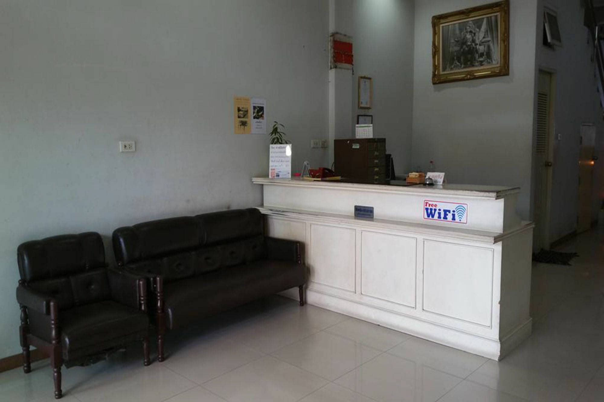 Charoen Apartment Hotel Trang Exterior photo